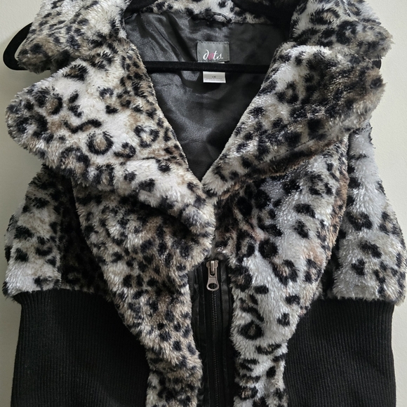 Faux Fur Animal Print Leather Trim Zippered Vest size 1X - Picture 3 of 14